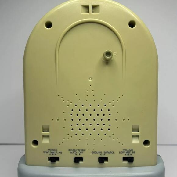 Vintage Soundesign Musical Christmas Carol Clock W/Lights English-Spanish Tested - Picture 2 of 3